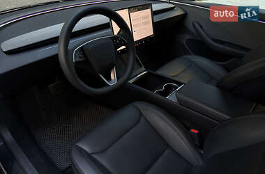 Седан Tesla Model 3 2024 в 