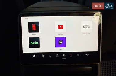 Седан Tesla Model 3 2024 в 