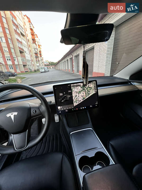 Седан Tesla Model 3 2022 в Тернополі