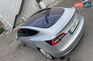 Седан Tesla Model 3 2018 в Броварах