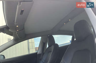 Седан Tesla Model 3 2018 в Броварах