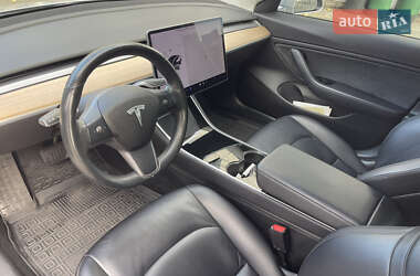 Седан Tesla Model 3 2018 в Броварах