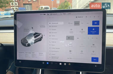 Седан Tesla Model 3 2018 в Броварах
