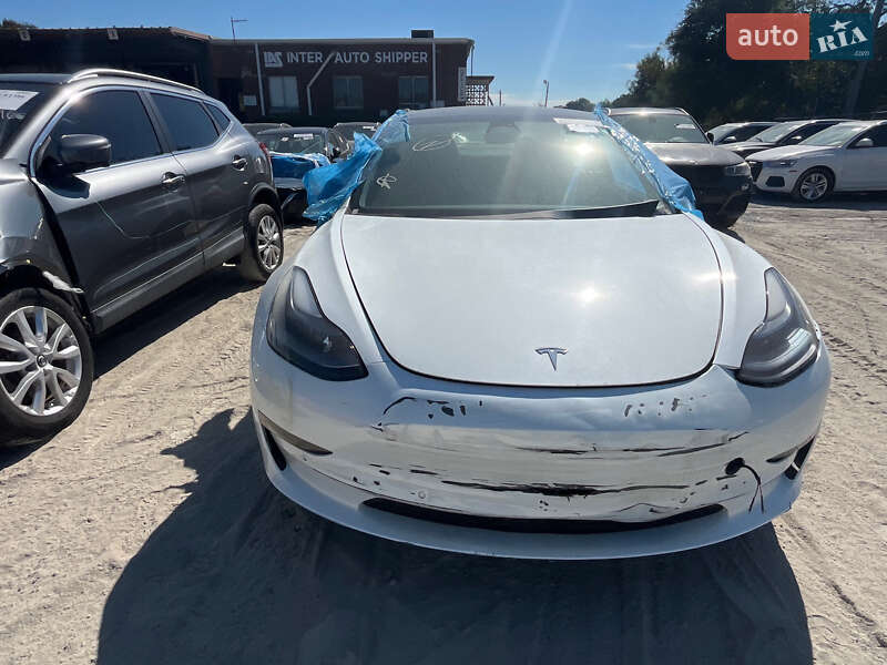 Tesla Model 3 2022