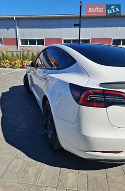 Седан Tesla Model 3 2023 в Луцке