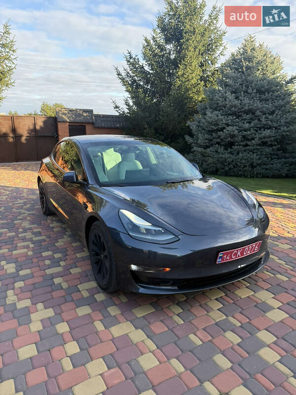 Tesla Model 3 2021