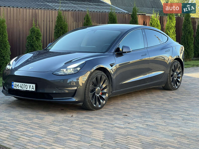 Седан Tesla Model 3 2021 в Житомире