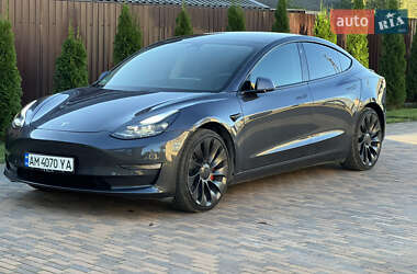 Седан Tesla Model 3 2021 в 