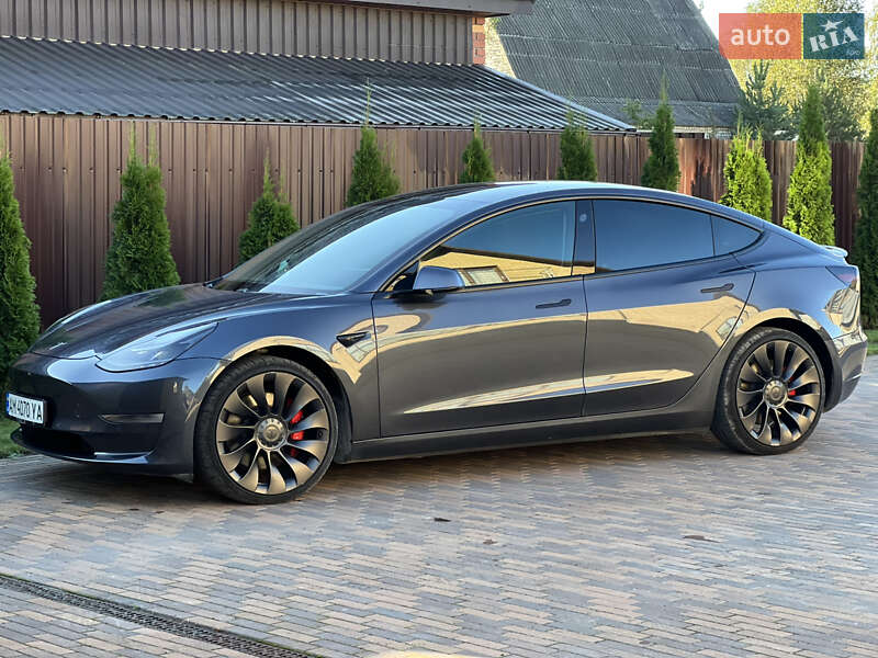Седан Tesla Model 3 2021 в Житомире