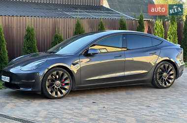 Седан Tesla Model 3 2021 в 