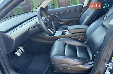 Седан Tesla Model 3 2021 в 