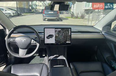 Седан Tesla Model 3 2022 в 