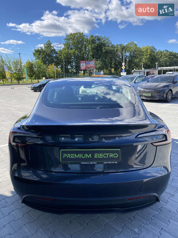 Седан Tesla Model 3 2024 в Києві