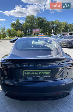 Седан Tesla Model 3 2024 в 