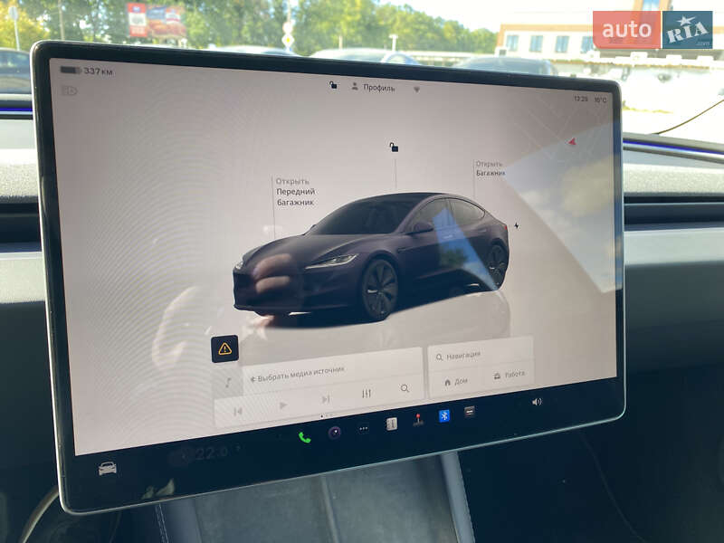 Седан Tesla Model 3 2024 в Києві