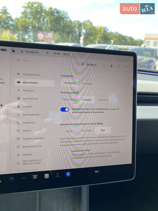Седан Tesla Model 3 2024 в Києві