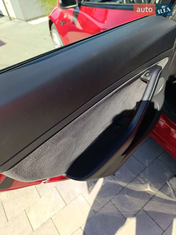 Седан Tesla Model 3 2022 в Стрию