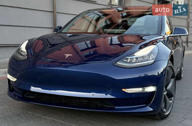 Седан Tesla Model 3 2018 в 