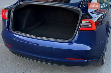 Седан Tesla Model 3 2018 в 