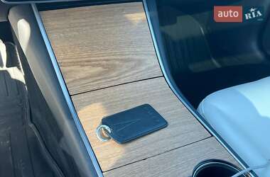 Седан Tesla Model 3 2018 в 