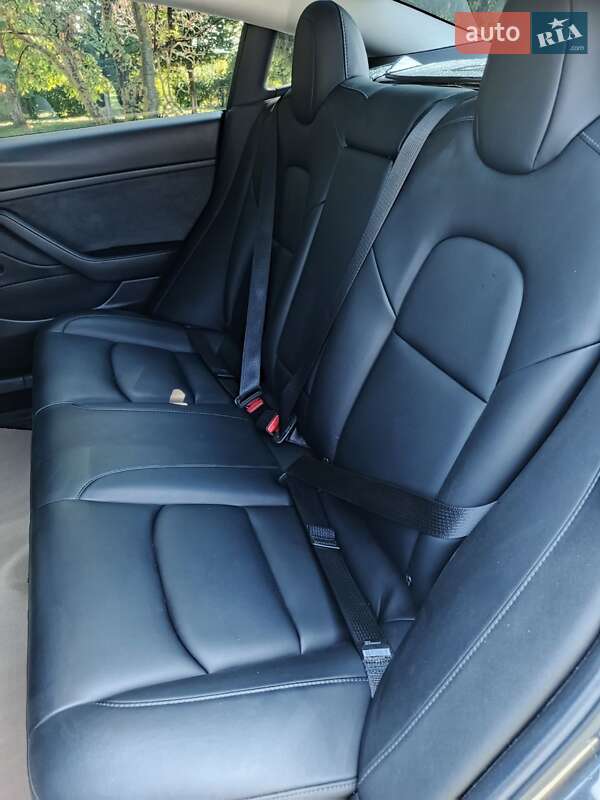 Седан Tesla Model 3 2019 в Дубно