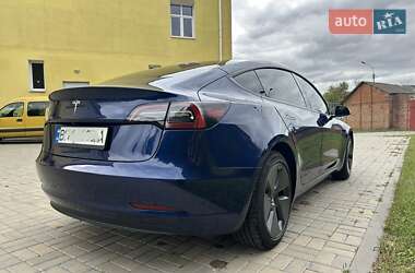Седан Tesla Model 3 2023 в 