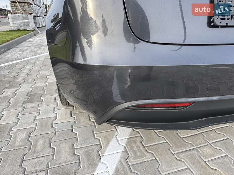 Седан Tesla Model 3 2024 в Рівному