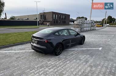 Седан Tesla Model 3 2024 в 