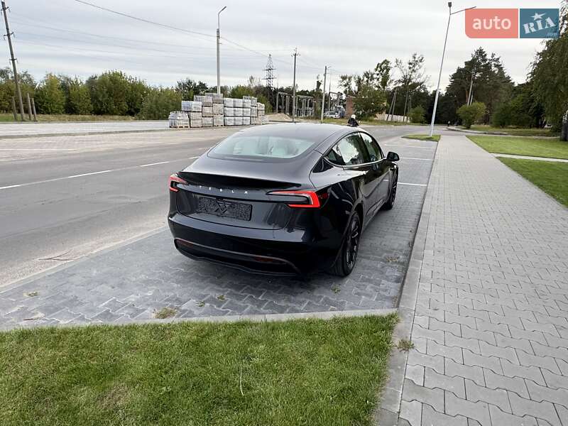 Седан Tesla Model 3 2024 в Рівному