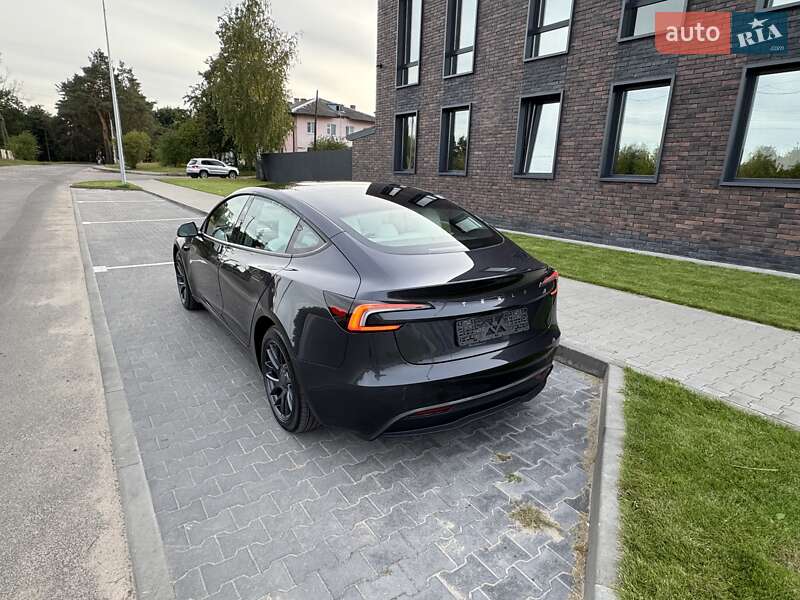 Седан Tesla Model 3 2024 в Рівному