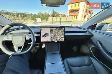 Седан Tesla Model 3 2024 в 
