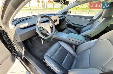 Седан Tesla Model 3 2024 в 
