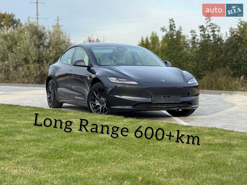 Седан Tesla Model 3 2024 в 