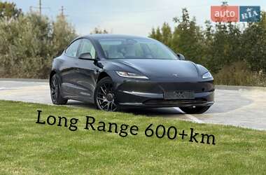 Седан Tesla Model 3 2024 в 