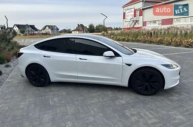 Седан Tesla Model 3 2024 в 