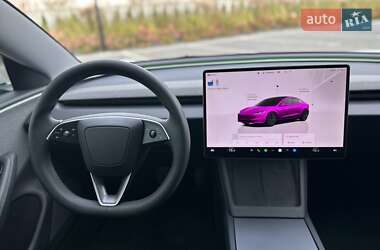 Седан Tesla Model 3 2024 в 