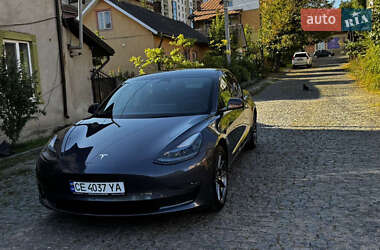 Седан Tesla Model 3 2022 в Черновцах