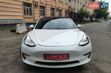Седан Tesla Model 3 2021 в 