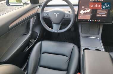 Седан Tesla Model 3 2021 в 