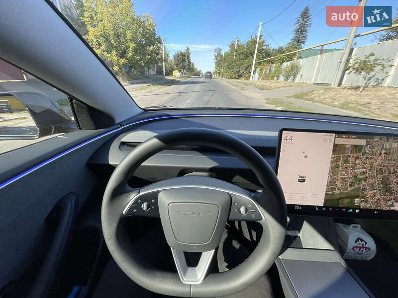 Седан Tesla Model 3 2024 в Одесі