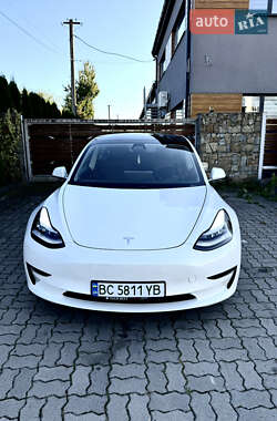 Седан Tesla Model 3 2020 в 