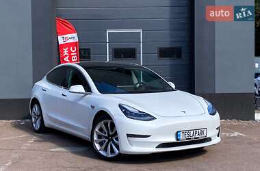Седан Tesla Model 3 2019 в Киеве
