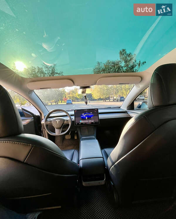Седан Tesla Model 3 2022 в Киеве