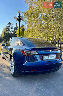Седан Tesla Model 3 2022 в 