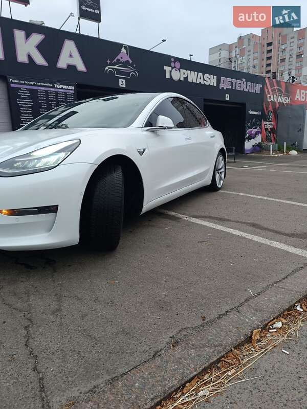 Седан Tesla Model 3 2019 в Києві