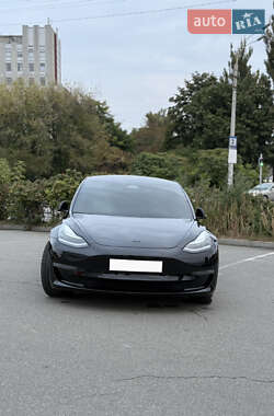 Седан Tesla Model 3 2020 в 