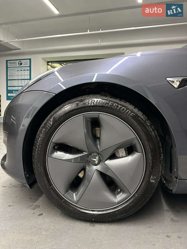 Седан Tesla Model 3 2019 в Киеве