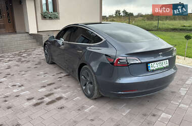 Седан Tesla Model 3 2020 в 