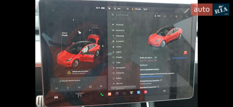 Седан Tesla Model 3 2019 в Львові