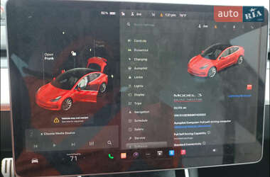 Седан Tesla Model 3 2019 в 